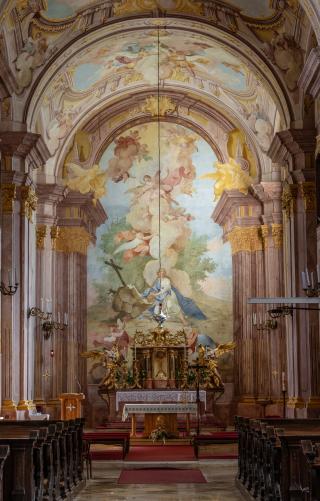 Mária Magdolna templom Zalaegerszeg templom belső főoltár - gal�ria